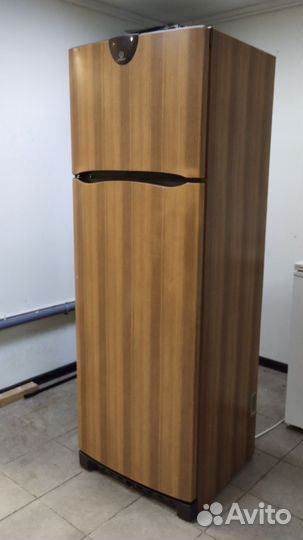 Холодильник Indesit