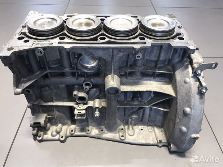 Блок цилиндров с поршневой Mercedes M270 920 2л 27
