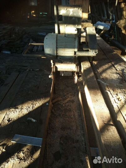 Продаю деревообрабатывающий станок