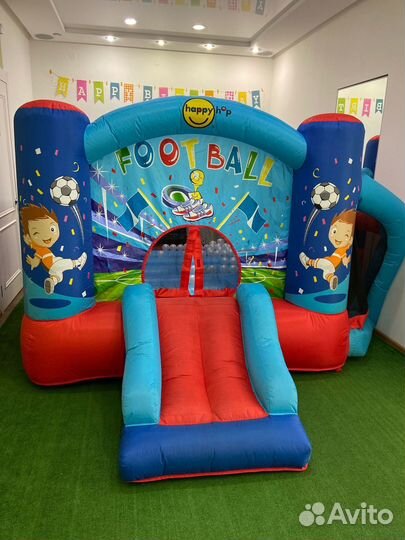 Няня в детской игровой комнате