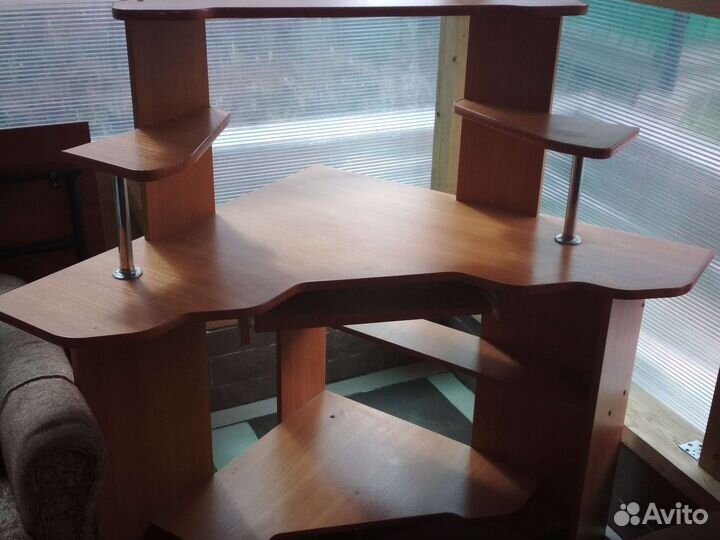 Компьютерный стол