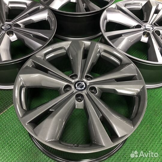 Диски литые Nissan R20 5x114.3