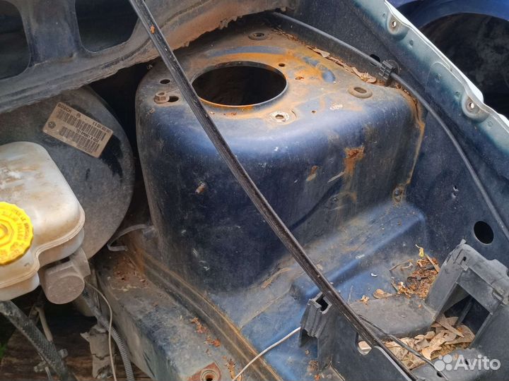 Стакан лонжерона Додж Караван 4