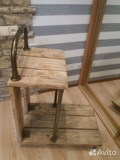 Подставка для цветов на колесиках