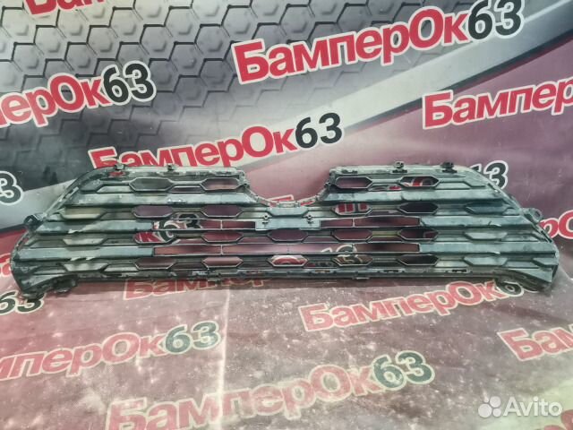 Решетка радиатора передняя Toyota RAV4