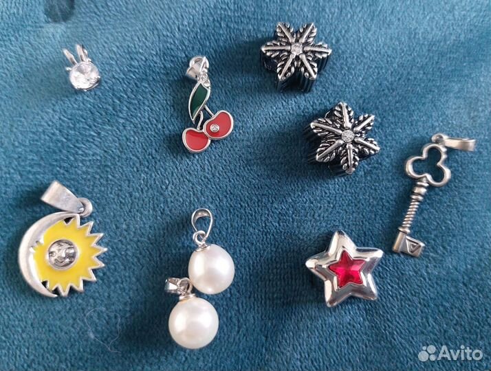 Украшения: подвески, браслет, шармы