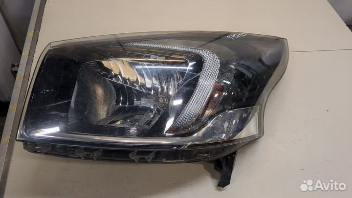 Фара (передняя) Opel Vivaro, 2015