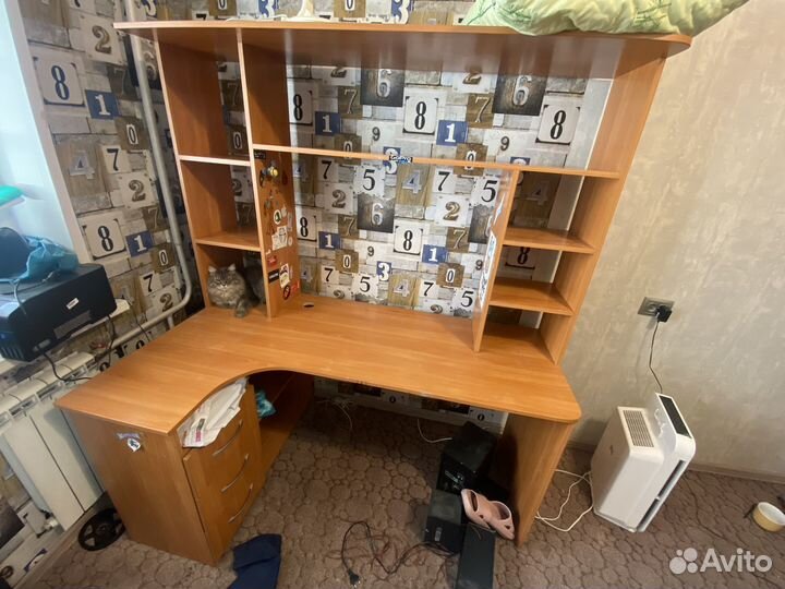 Компьютерный стол бесплатно