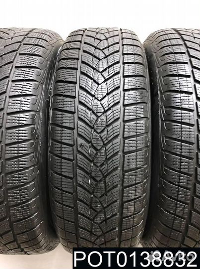 Goodyear UltraGrip Performance SUV Gen-1 215/65 R17 99V