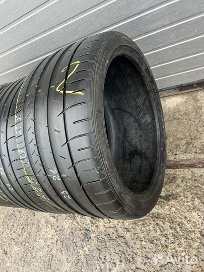 Dunlop SP Sport Maxx 050+ 325/30 R21 и 285/35 R21