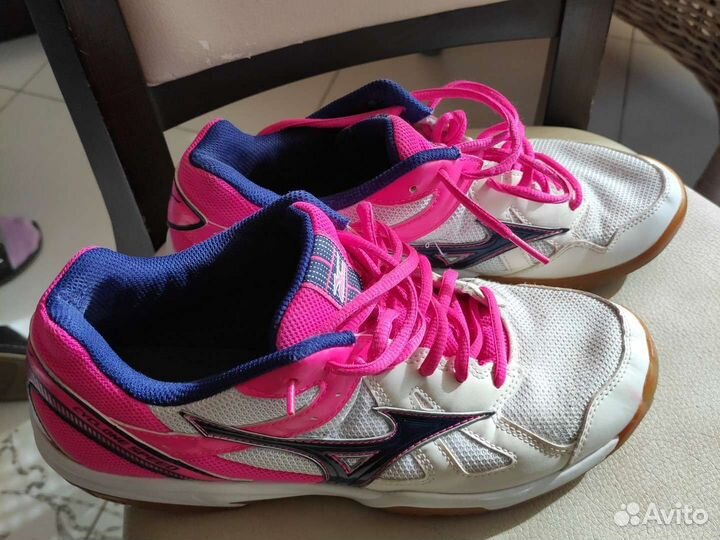 Волейбольные кроссовки mizuno женские 41