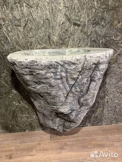 Раковина из камня