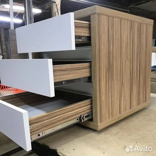 Тумба с ящиками