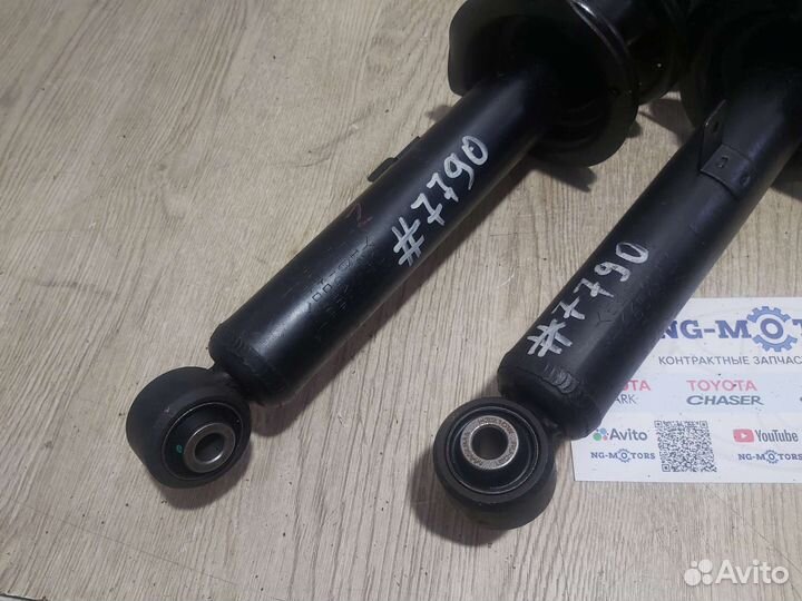 Стойки передние Toyota Altezza GXE10