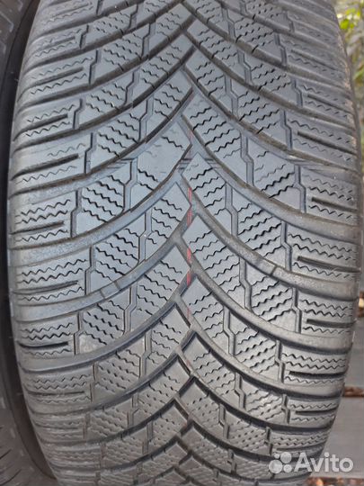 Firestone Winterhawk 4 215/55 R16