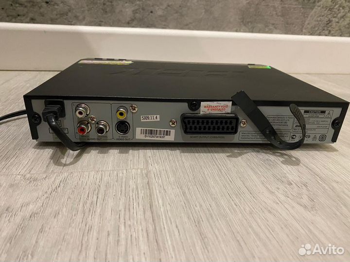 DVD плеер с функцией караоке BBK. (DV216slli)