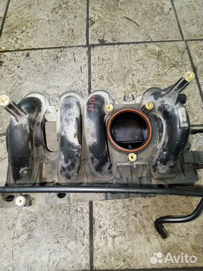 Впускной коллектор renault logan2