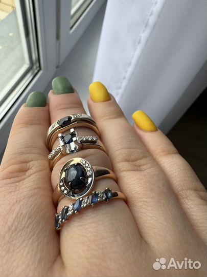 Золотое кольцо с бриллиантом сапфиром