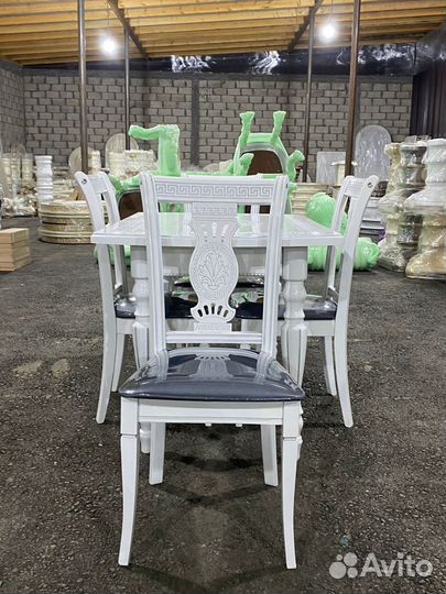 Стол и Стулья
