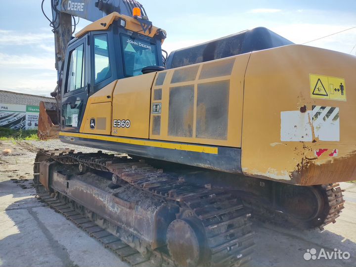 Гусеничный экскаватор John Deere E360 LC, 2017