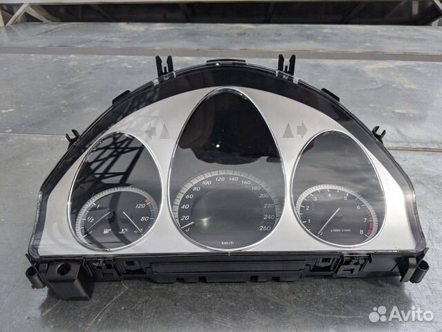 Панель приборов (щиток) Mercedes-Benz C-Класс