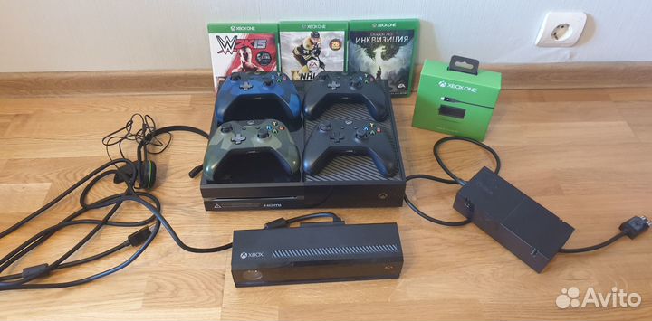 Xbox ONE + 4 джойстика + kinect