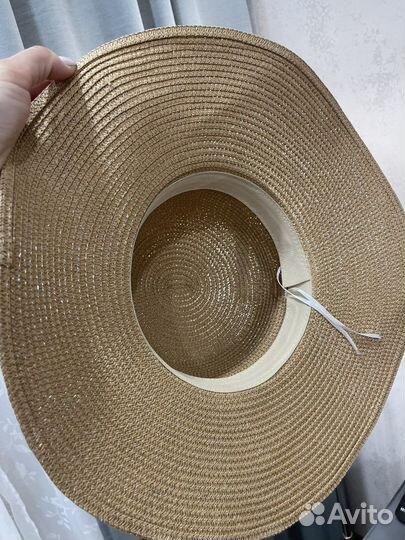 Шляпа женская соломенная