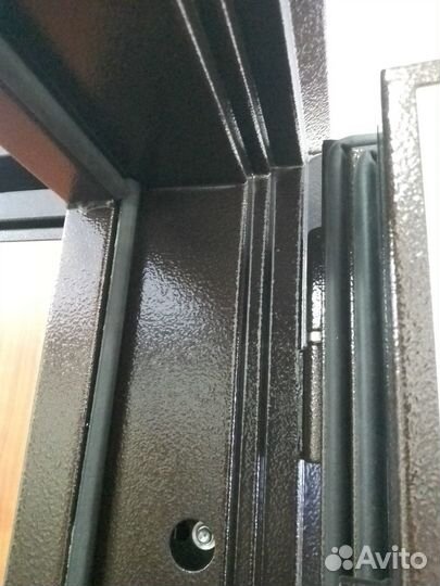 Двери входные металлические, межкомнатные