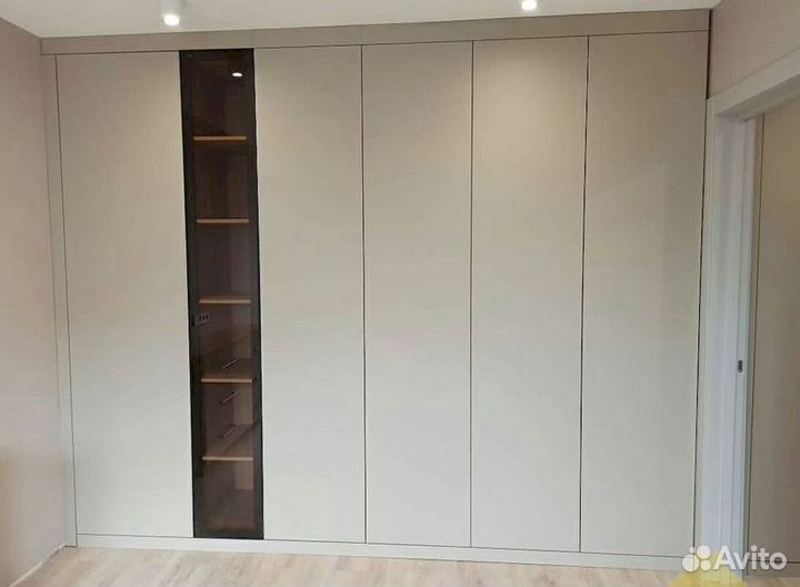 Угловой шкаф