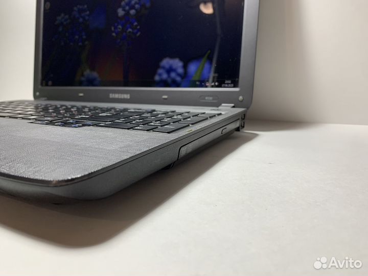 Ноутбук для учебы Samsung Intel/4gb/SSD240gb