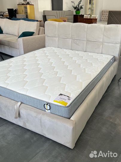 Кровать двуспальная мягкая велюр