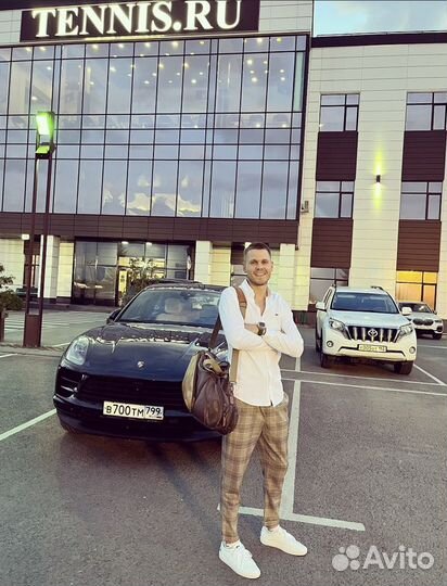 Тренер по большому теннису