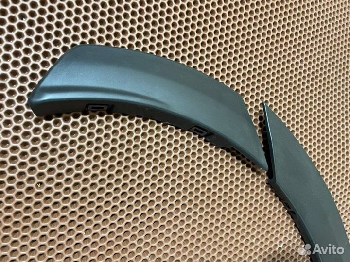 Расширитель крыла задний правый Subaru Forester 4