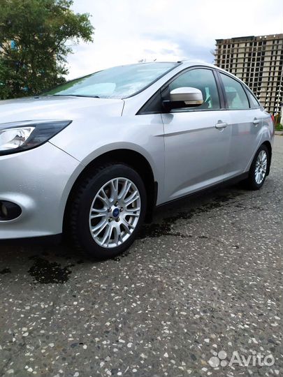 Ford Focus 1.6 МТ, 2012, битый, 280 000 км