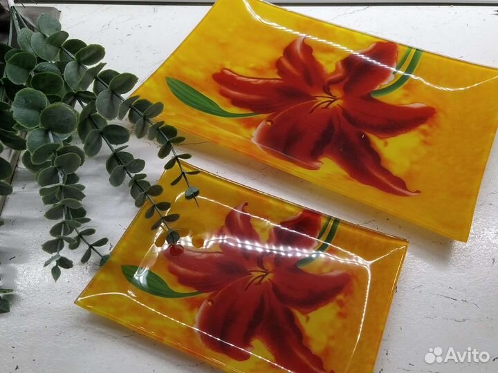 Тарелки для сервировки 2 шт новые Лилии