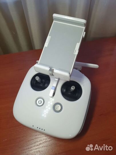 Квадрокоптер dji phantom 4 pro