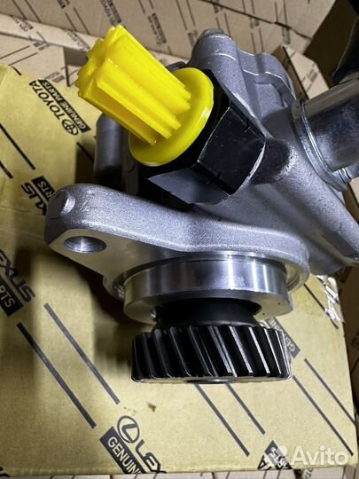 Насос гидроусилителя гур Lexus LX570 оригинал