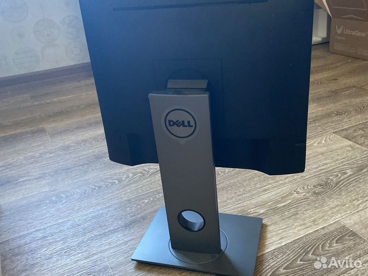 Монитор Dell