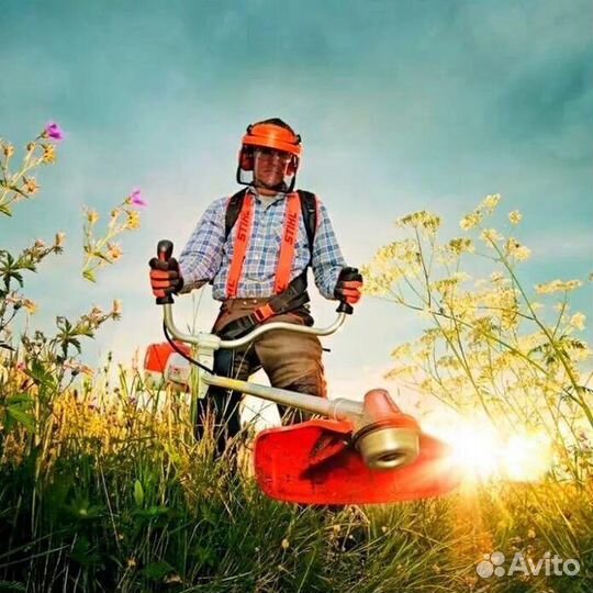 Покос травы триммером