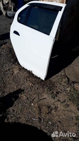 Дверь задняя правая на Рено Логан 2