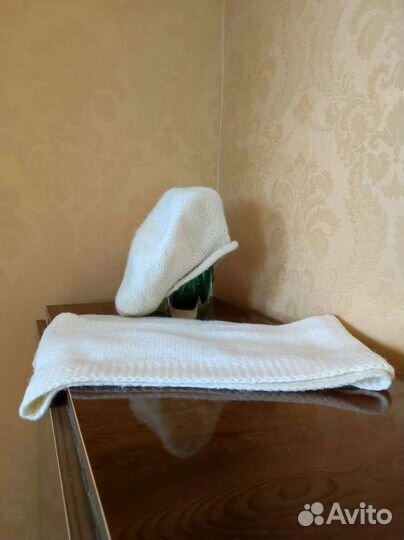 Берет женский вязаный и шарф