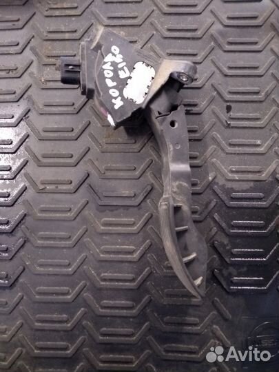 Педаль газа Тойота Королла е 150