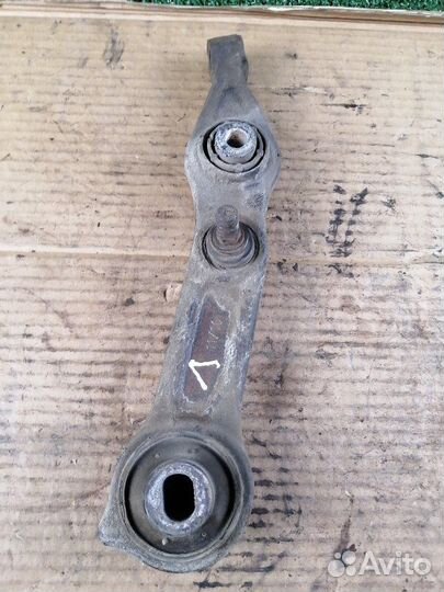 Рычаг под амортизатор передний левый Mercedes-Benz