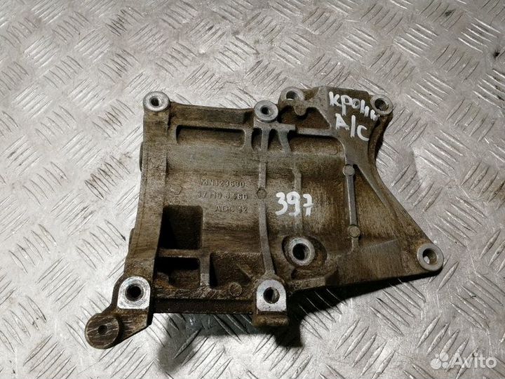 Кронштейн компрессора кондиционера Mitsubishi L200