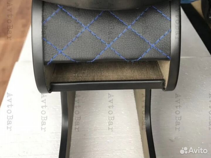 Подлокотник LADA granta синия строчка