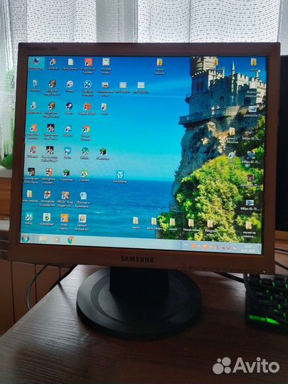 Монитор samsung 720n