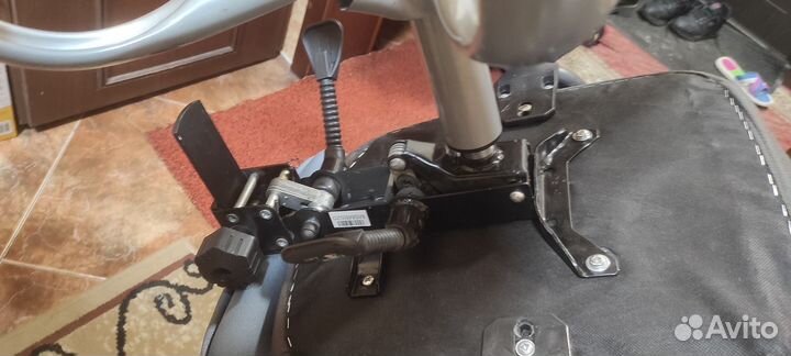 Компьютерное кресло с тремя легулировками