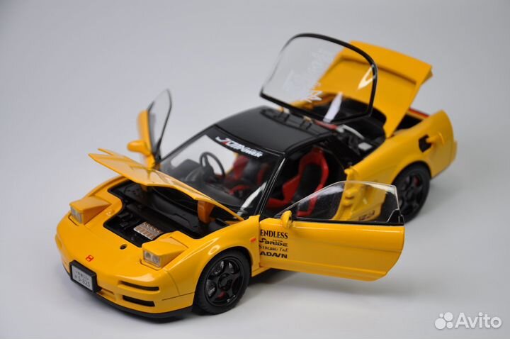 Модель авто Honda NSX NA1 Coupe 1:24 металл