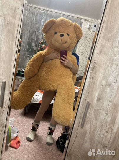 Большой плюшевый мишка