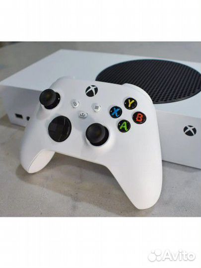 Xbox series S - 2 геймпада